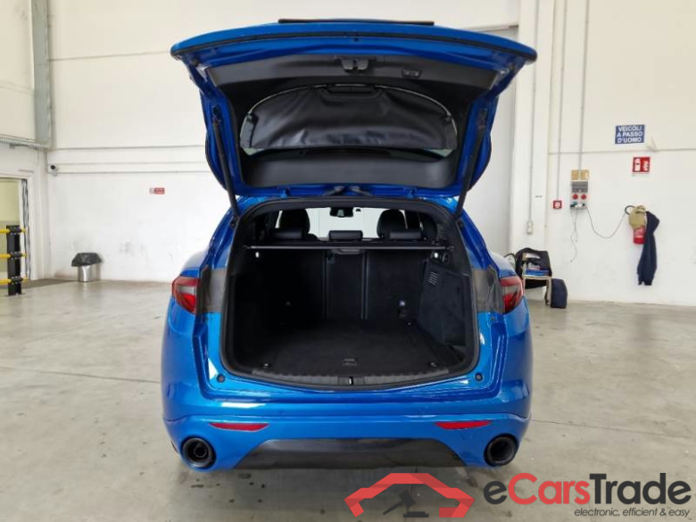 ALFA ROMEO STELVIO / 2017 / 5P / SUV 2.2 TD 210 CV VELOCE AT8 Q4 #5