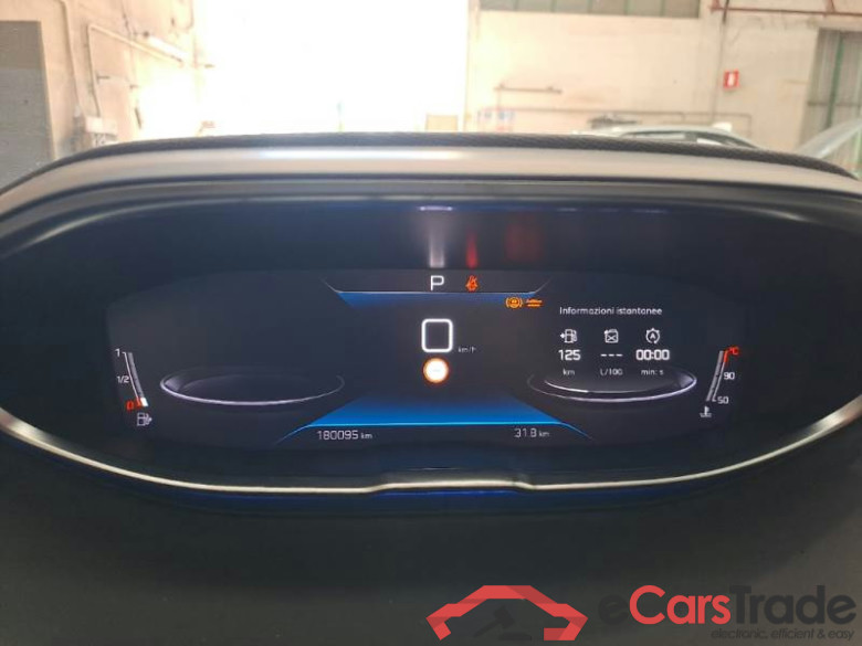 PEUGEOT 3008 / 2020 / 5P / SUV BLUEHDI 130 EAT8 SeS ALLURE #4
