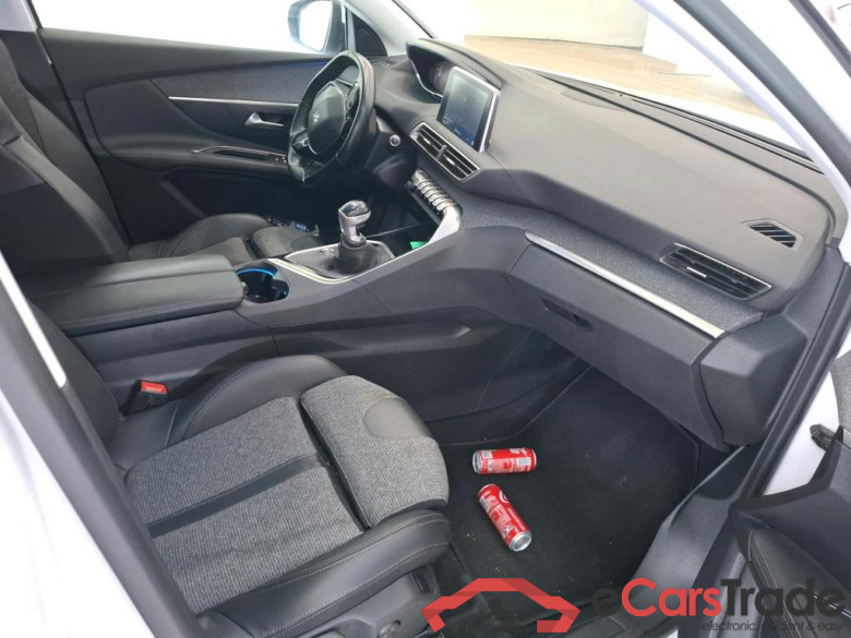 PEUGEOT 3008 5p SUV BlueHDi 130 S&S ALLURE #6