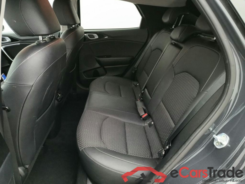 KIA XCeed 1.6 CRDi 136 MHEV e-clutch More 5d #3