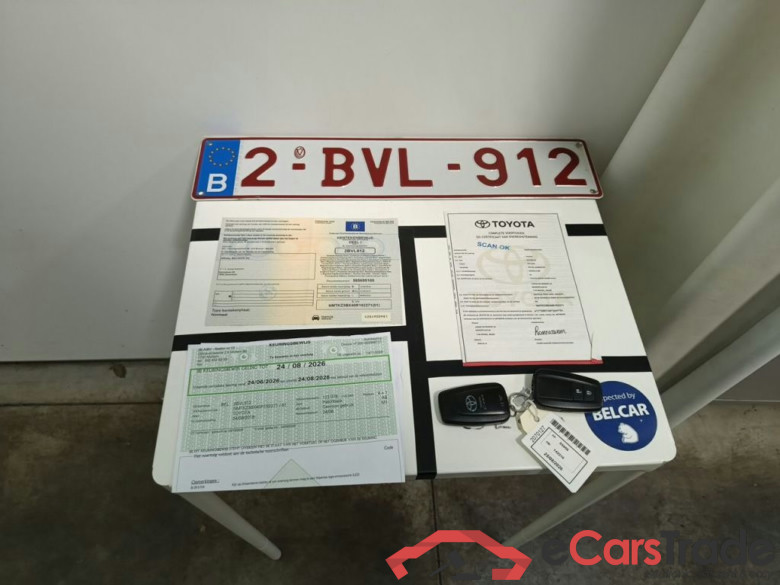 Toyota C-HR 1.8 VVT i-Hybrid C-Lub Aut. 5d #4