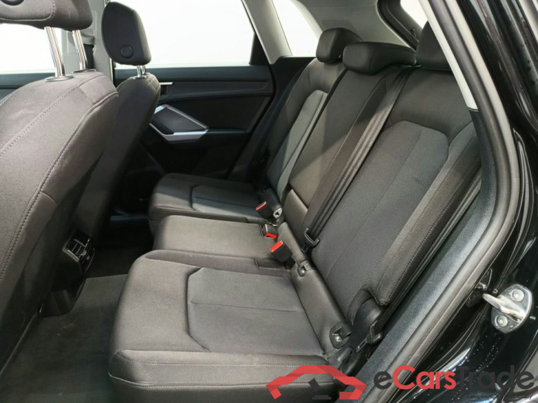 Audi Q3 45 TFSI e S tronic S Line 5d #3