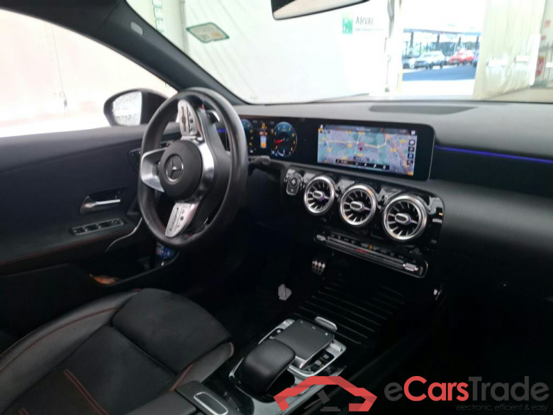 MERCEDES BENZ Classe A Berline 5p Berline A 200 AMG Line 7G DCT #5