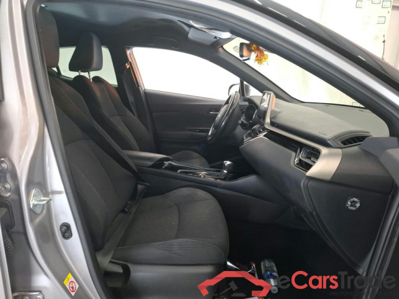 TOYOTA C-HR 5p SUV 1.8 HYBRIDE 122 GRAPHIC #6