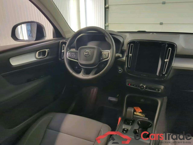 VOLVO XC40 1.5 T2 Momentum Bns #3