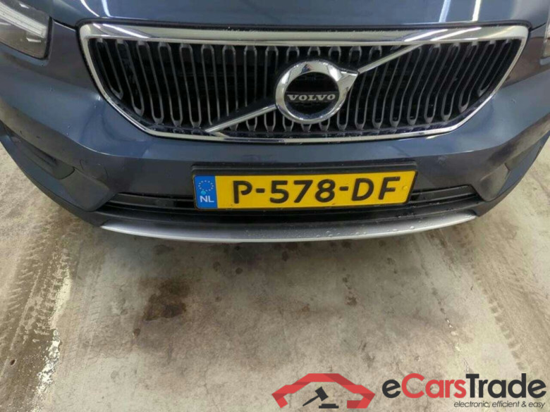 VOLVO XC40 1.5 T2 Momentum Bns #4