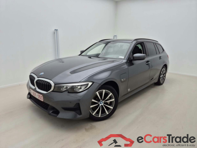 BMW 3-SERIE TOURING 330E AUT.