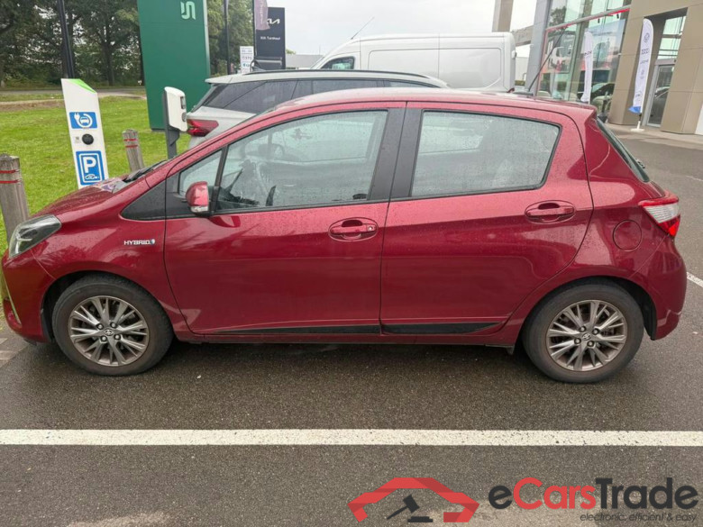 TOYOTA Yaris Hybrid (HEV) 1.5i VVT-i Active E-CVT #1