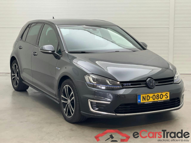 VOLKSWAGEN GOLF 1.4 TSI GTE Connected Series #2