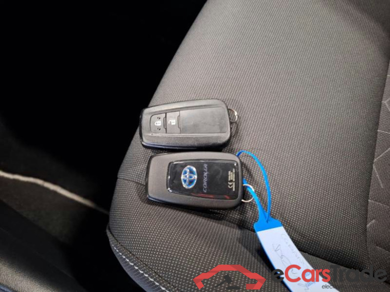 TOYOTA COROLLA / 2019 / 5P / STATION WAGON TS HYBRID BUSINESS #6