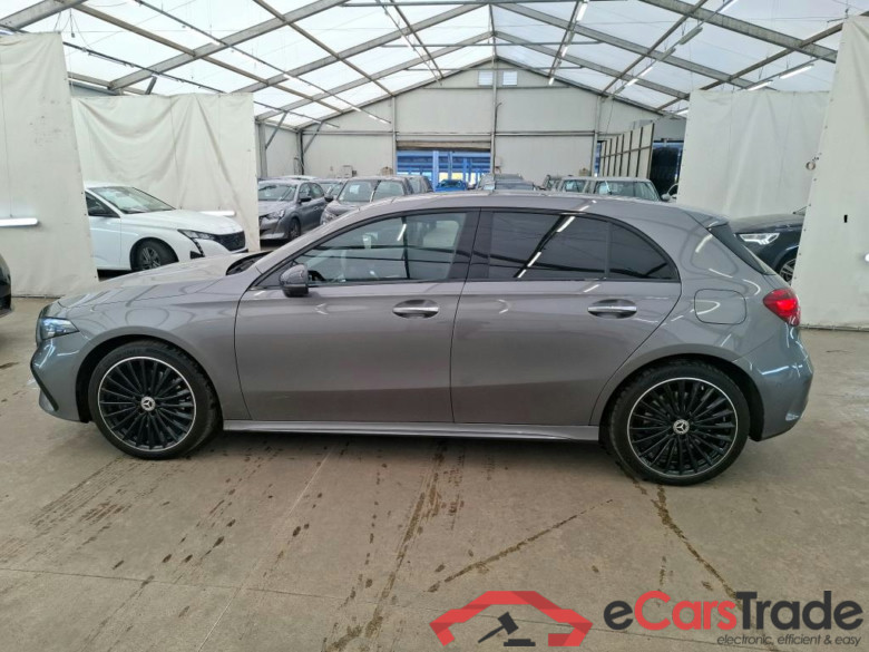 MERCEDES-BENZ Classe A Compact / 2022 / 5P / Berline A 250 e AMG Line 8G-DCT #4